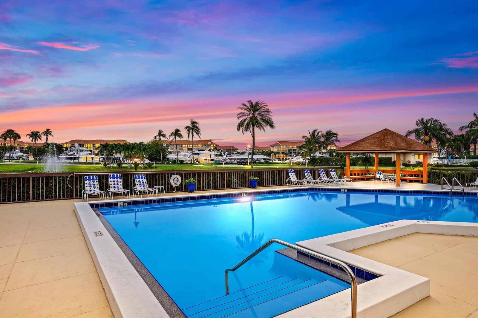 601 SEAFARER Circle # 201, Jupiter FL 33477