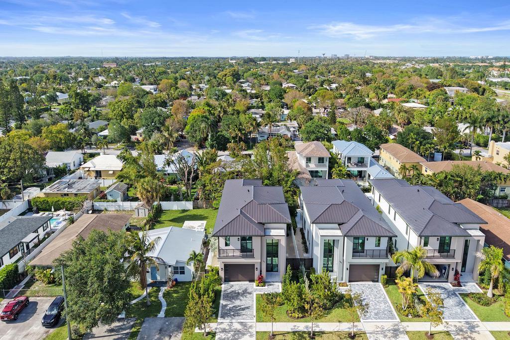 237 NE 11th Street, Delray Beach FL 33444 photo 2