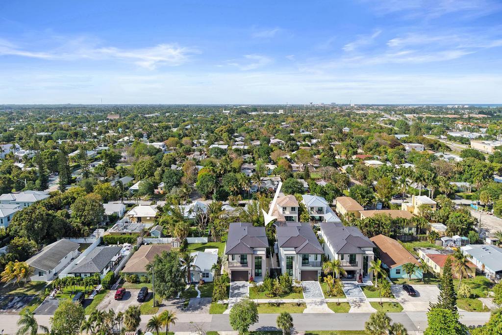 237 NE 11th Street, Delray Beach FL 33444 photo 3