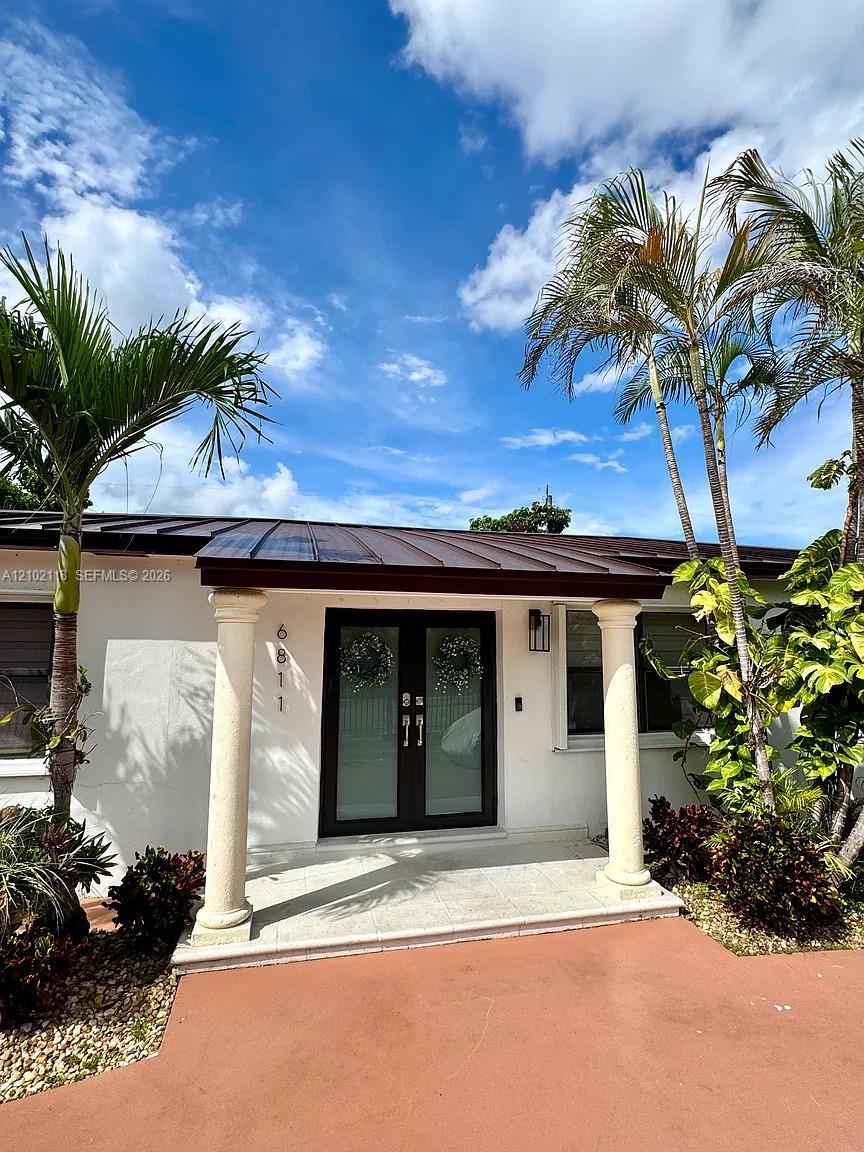 6811 SW 6th St, Miami FL 33144 photo 2
