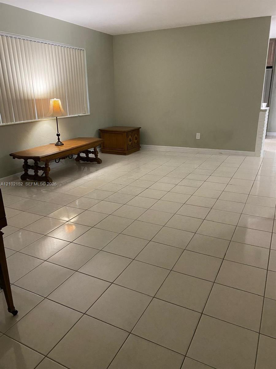 467 W 43rd Pl, Hialeah FL 33012 photo 5