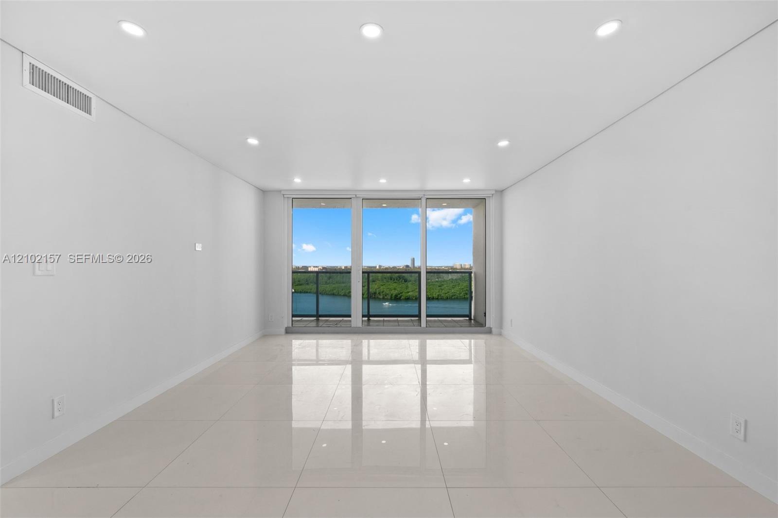 100 Bayview Dr # 1919, Sunny Isles Beach FL 33160 photo 2