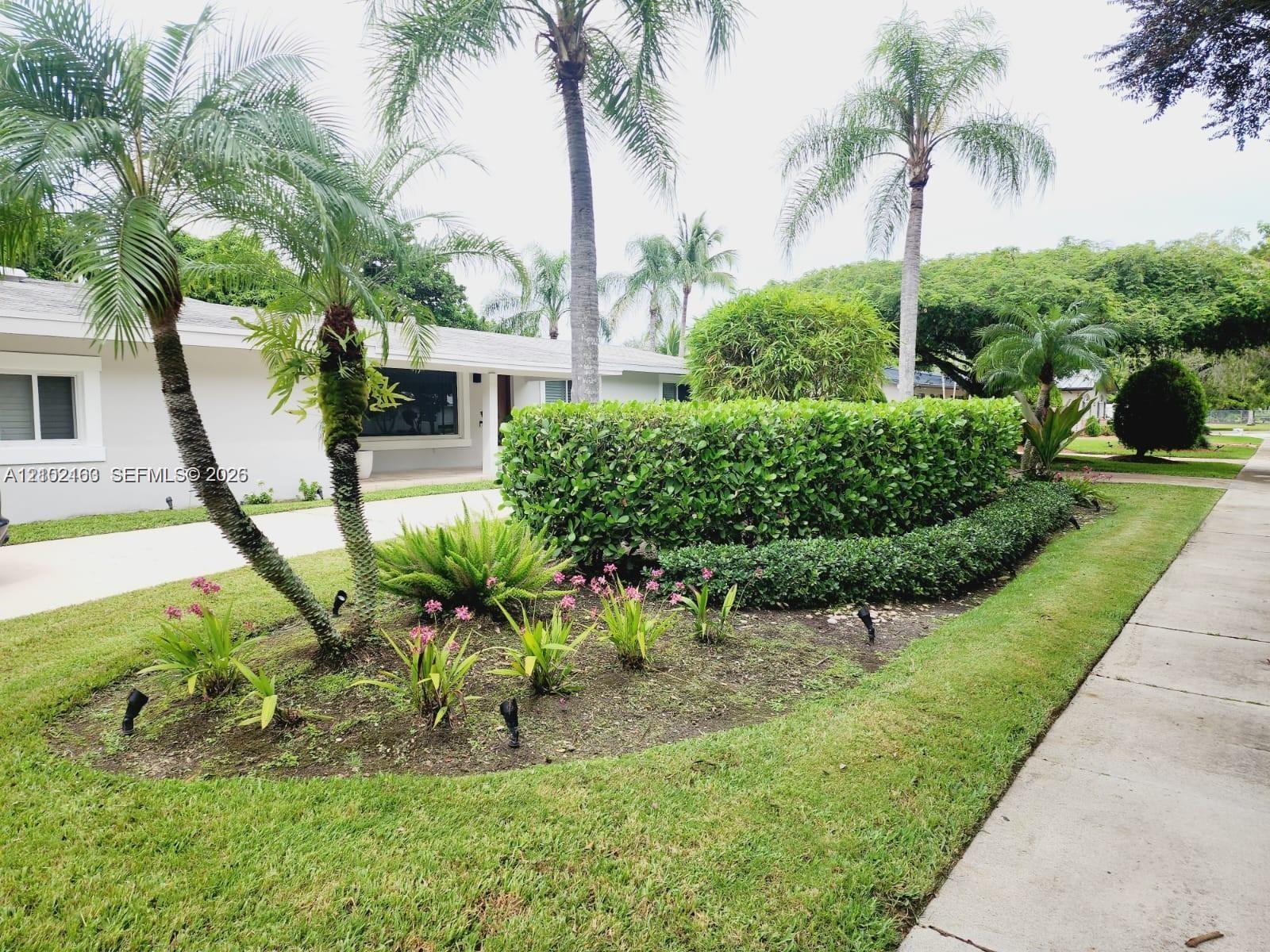 7425 SW 128th St, Pinecrest FL 33156 photo 2