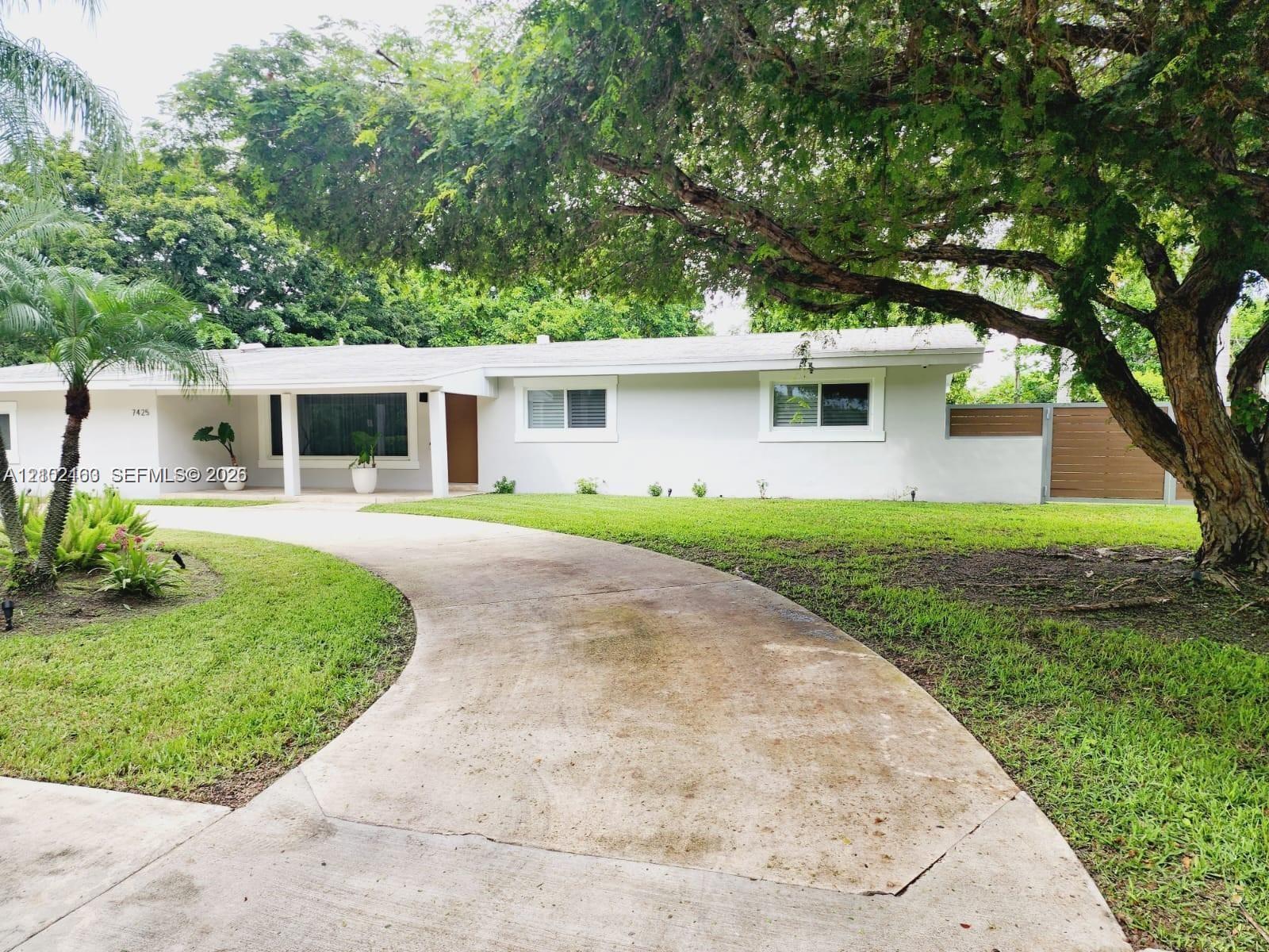 7425 SW 128th St, Pinecrest FL 33156