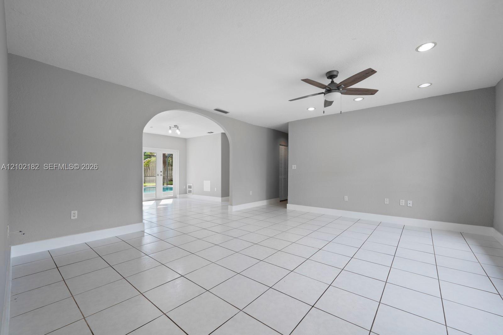 19715 SW 87th Pl, Cutler Bay FL 33157 photo 3