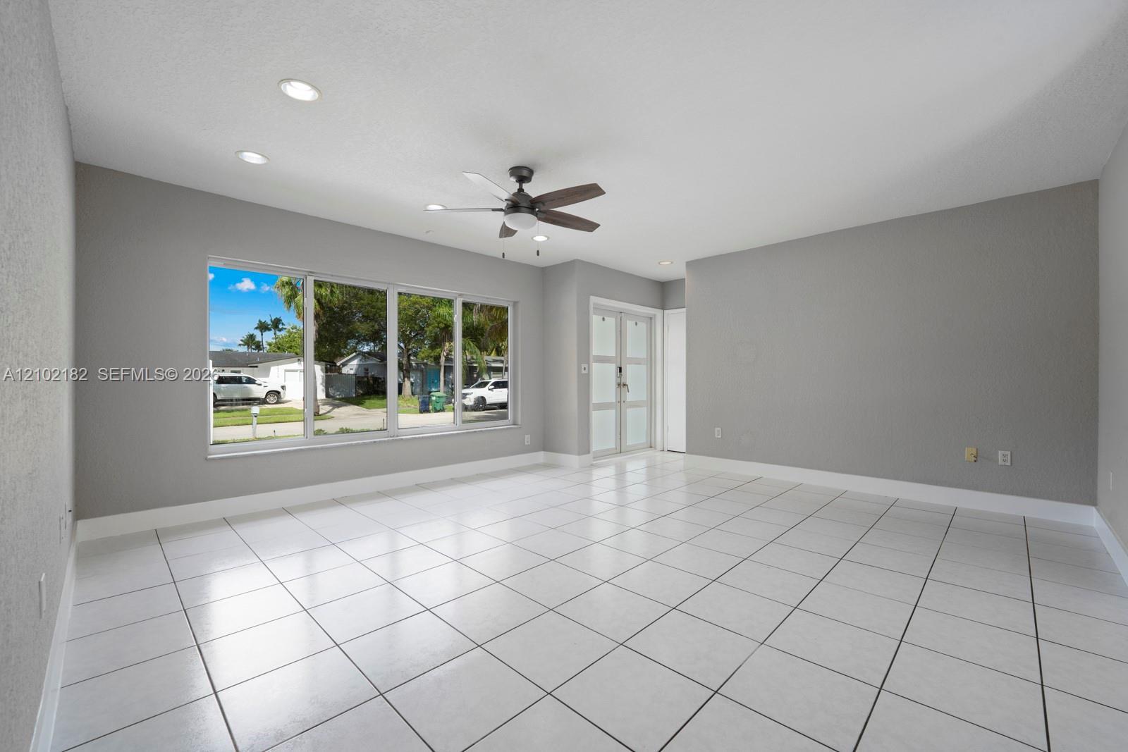 19715 SW 87th Pl, Cutler Bay FL 33157 photo 5