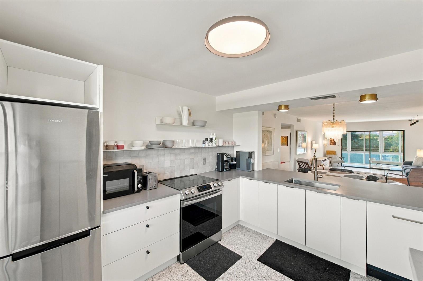 2305 LUCAYA Lane # E4, Coconut Creek FL 33066 photo 4