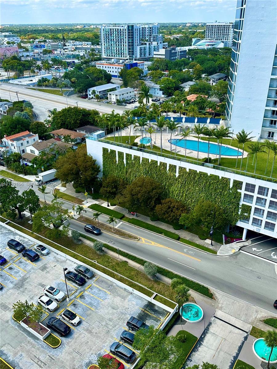 600 NE 36th St # 2015, Miami FL 33137 photo 4