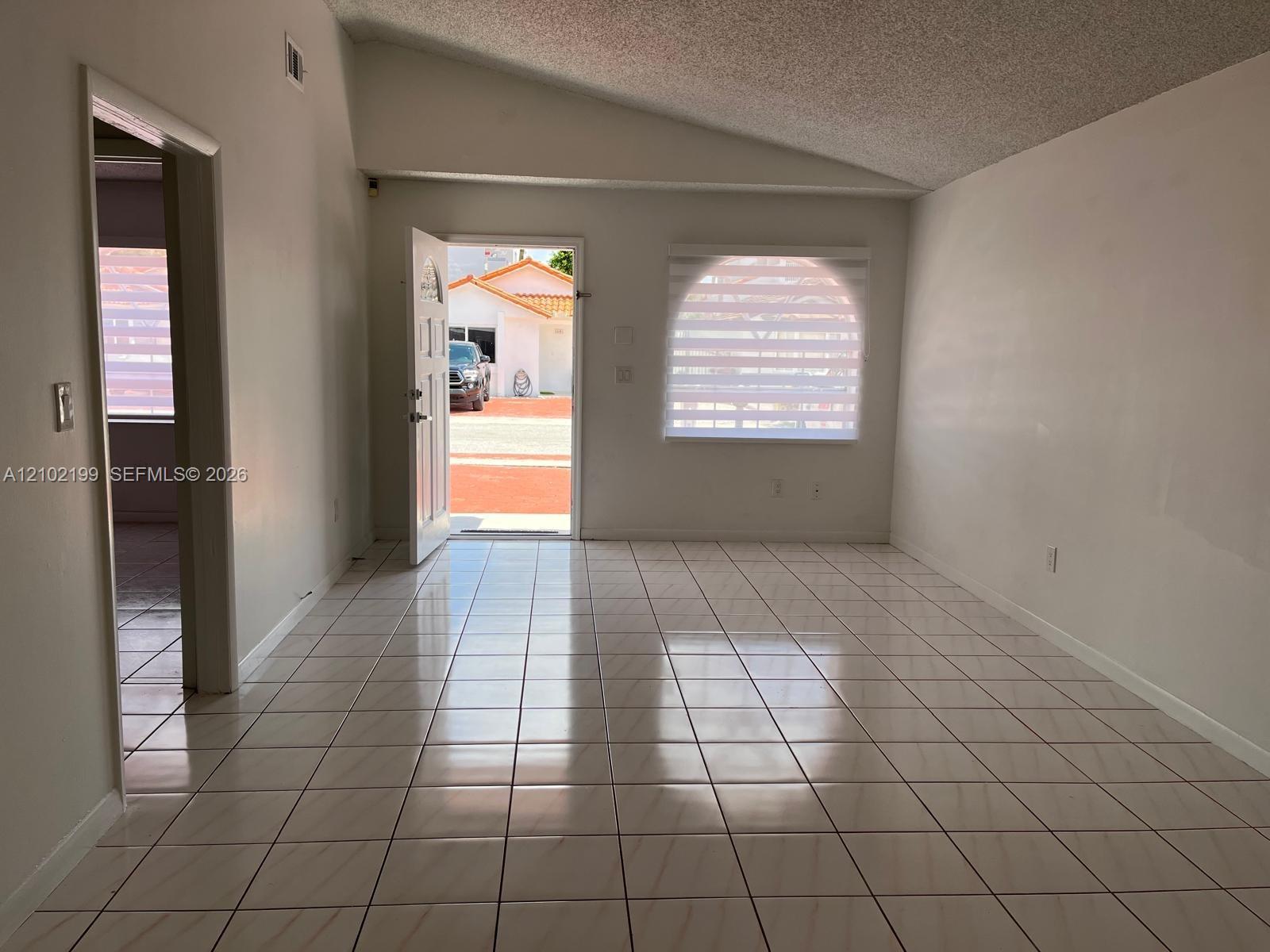 2682 W 74th Ter, Hialeah FL 33016 photo 4