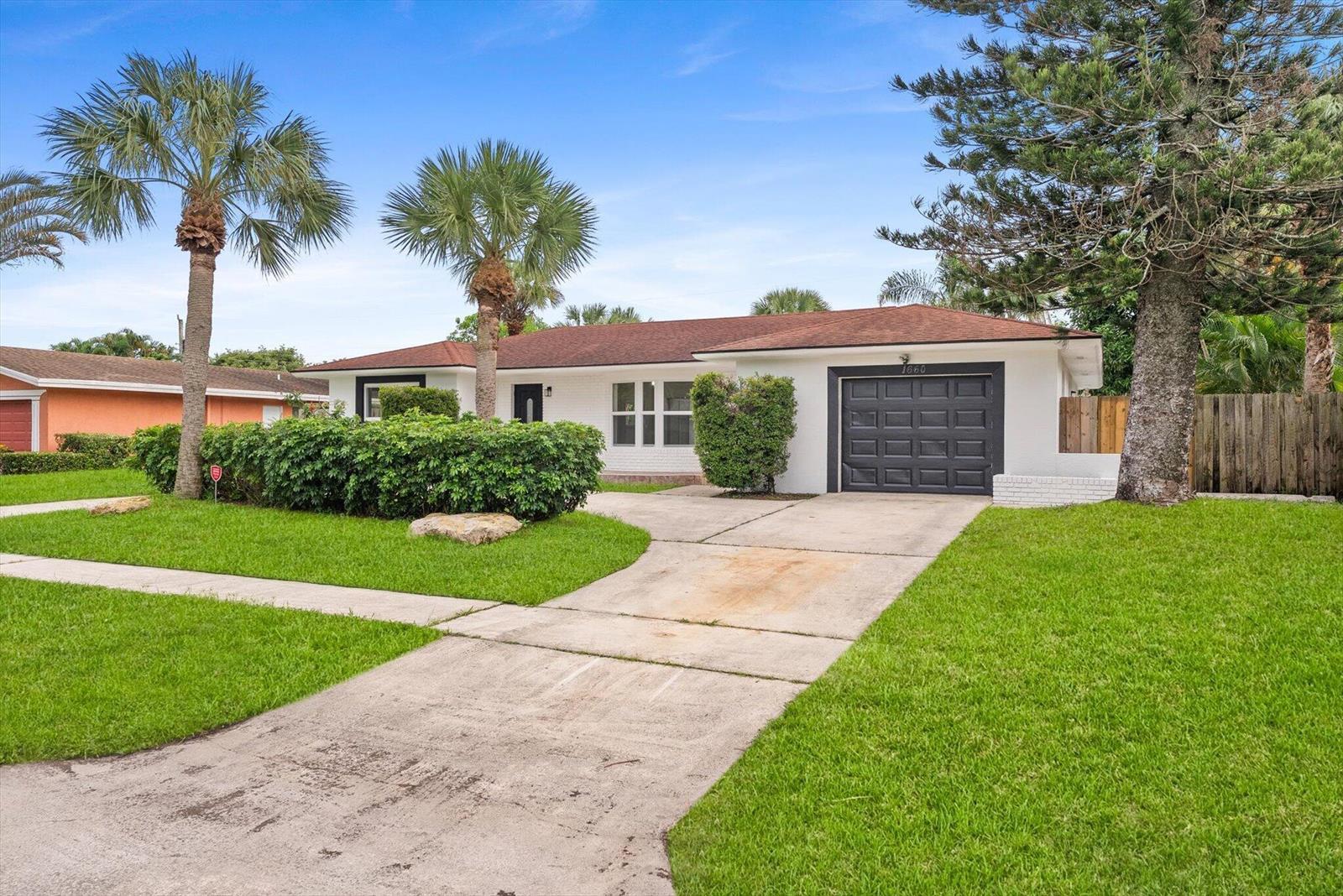 1660 40TH Street, West Palm Beach FL 33407 photo 2