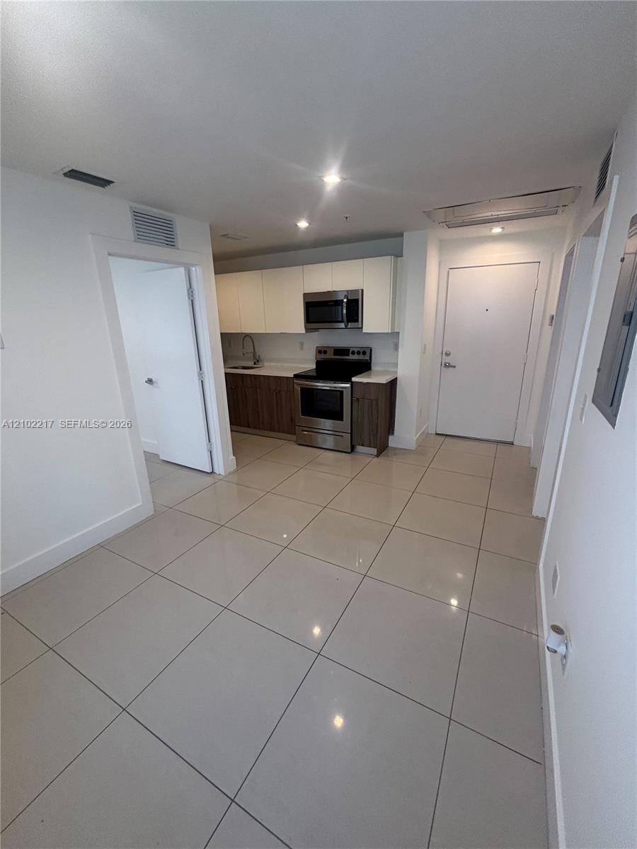 821 SW 18th Ave # 301, Miami FL 33135 photo 3