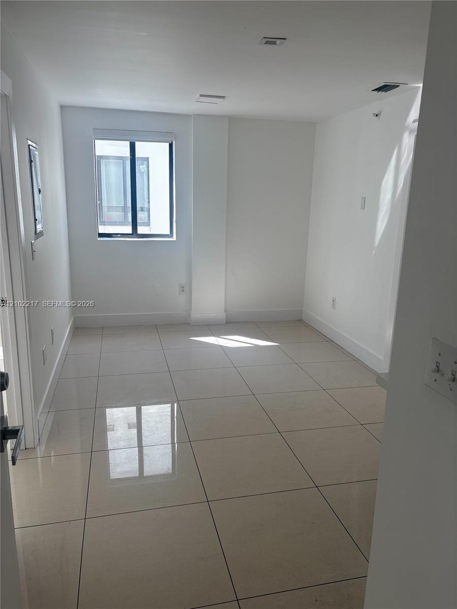 821 SW 18th Ave # 301, Miami FL 33135 photo 4