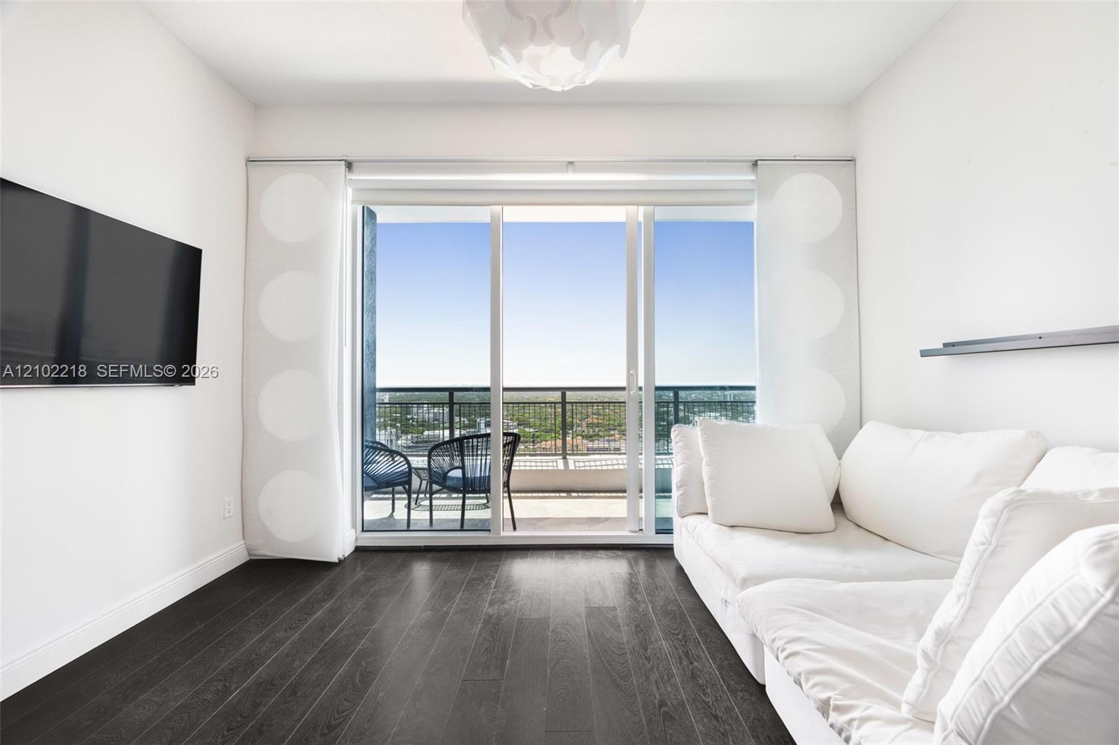 60 SW 13th St # 2417, Miami FL 33130 photo 2