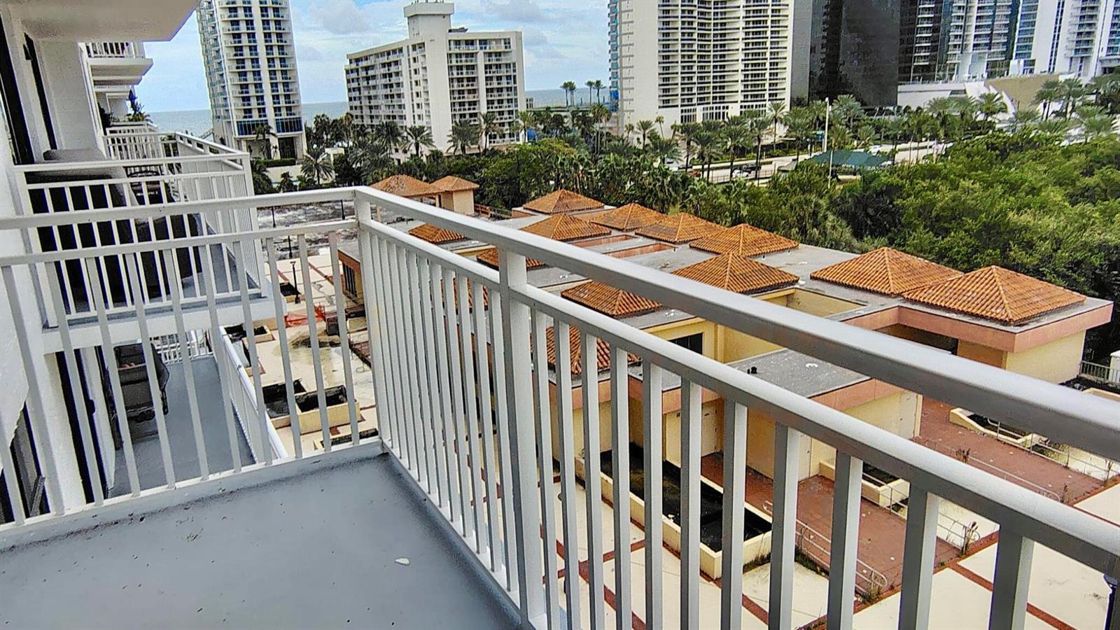 210 174TH Street # 808, Sunny Isles Beach FL 33160