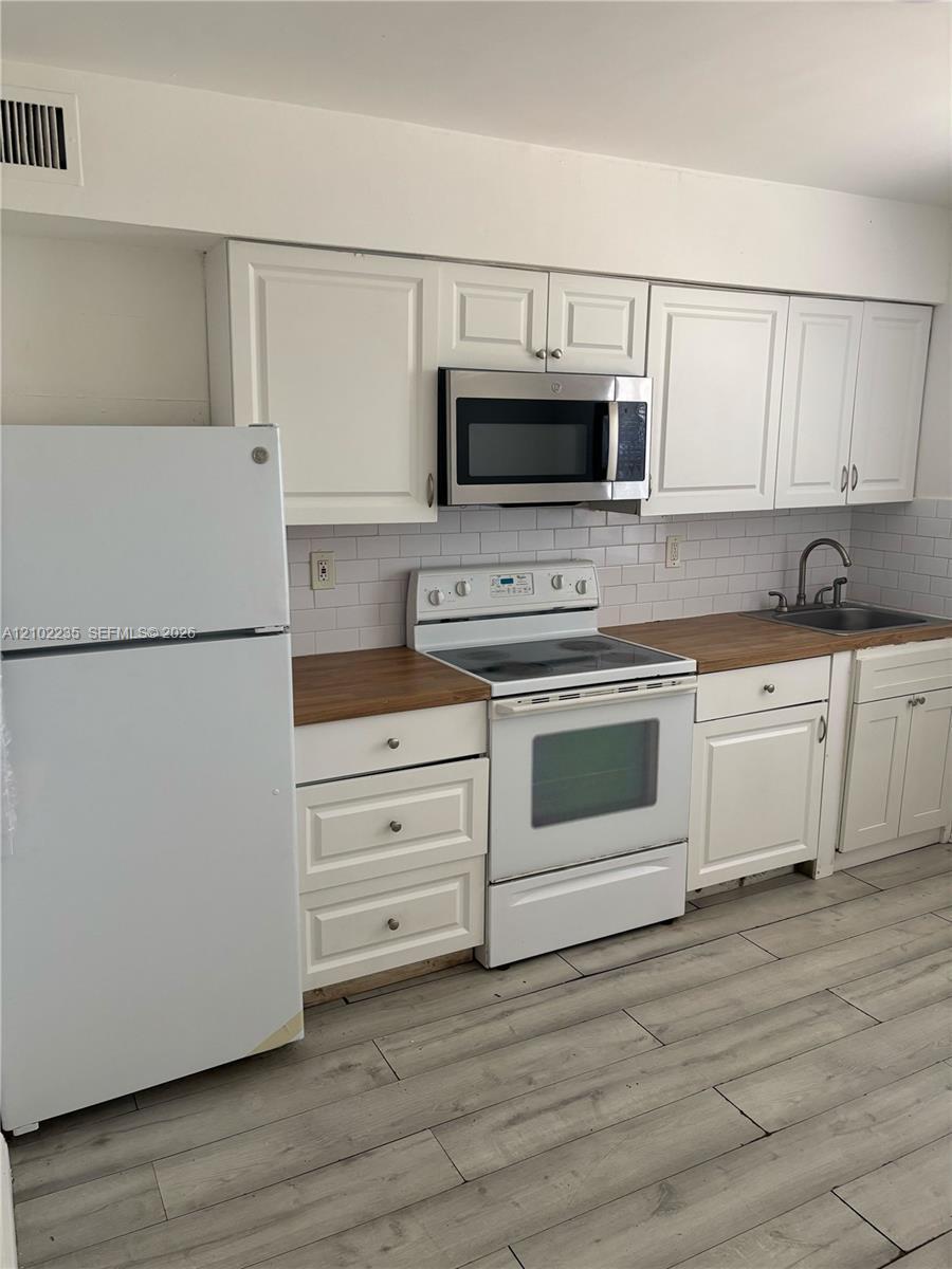 111 NW 152nd St # 01, Miami FL 33169 photo 2