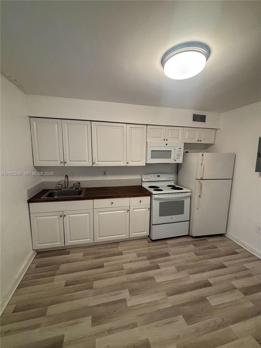 111 NW 152nd St # 12, Miami FL 33169 photo 2
