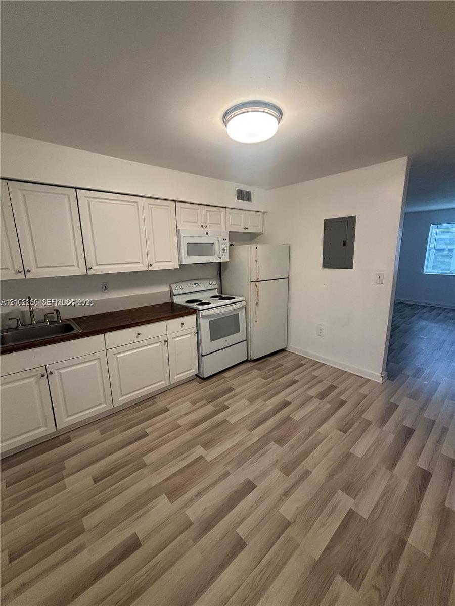 111 NW 152nd St # 12, Miami FL 33169 photo 3