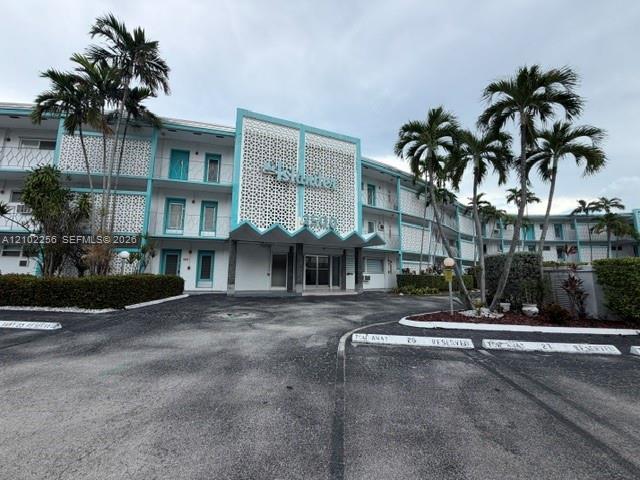 2500 Diana Dr # 308, Hallandale Beach FL 33009