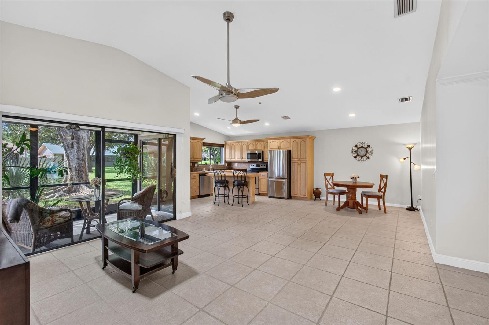 4 Fawlkland Circle, Boynton Beach FL 33426 photo 3