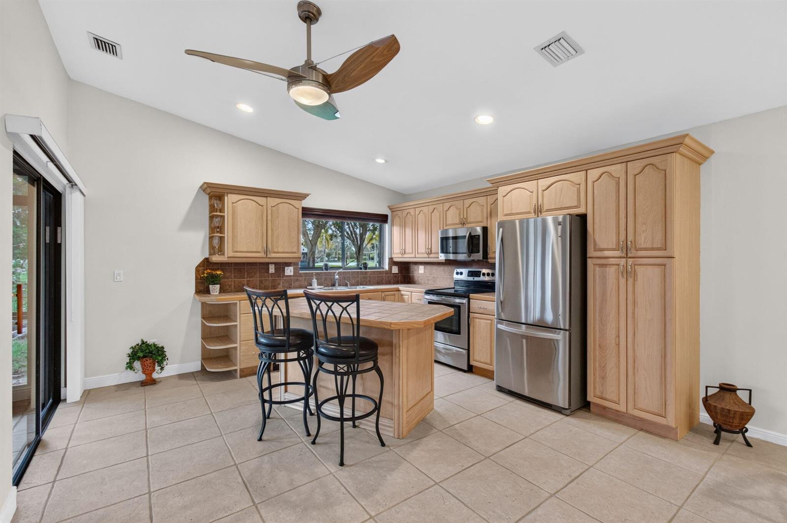 4 Fawlkland Circle, Boynton Beach FL 33426 photo 5