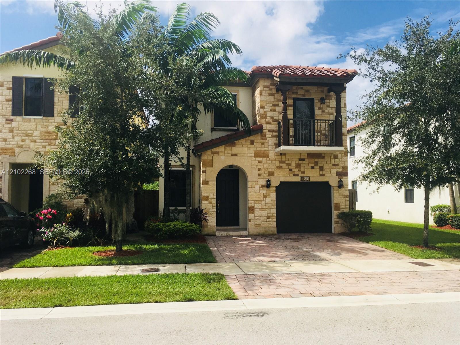 10310 NW 70th Ter, Doral FL 33178 photo 3