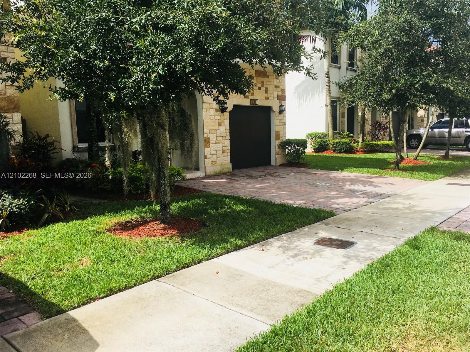 10310 NW 70th Ter, Doral FL 33178 photo 5