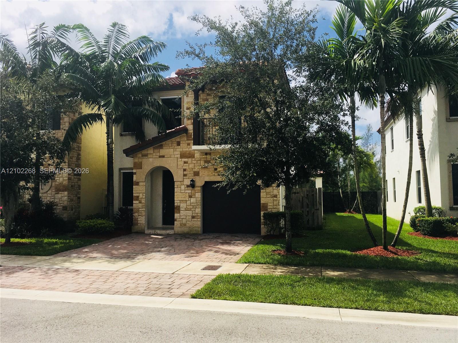 10310 NW 70th Ter, Doral FL 33178 photo 4