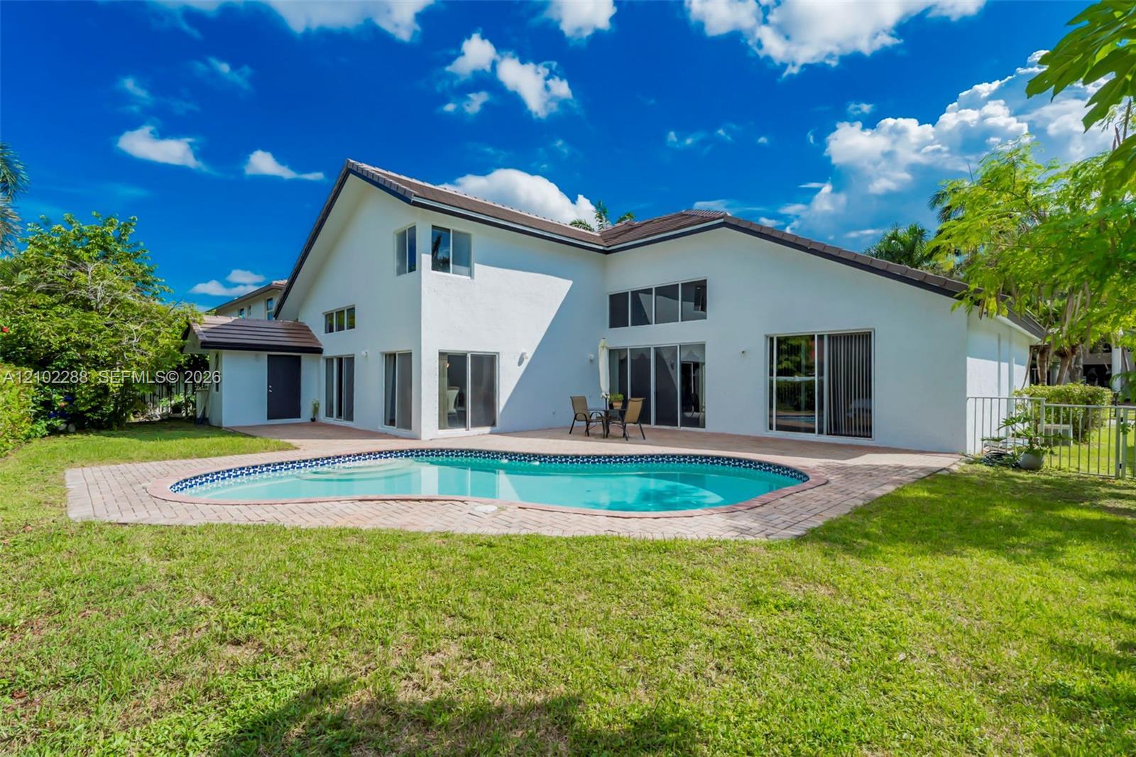 17315 SW 13th St, Pembroke Pines FL 33029 photo 2