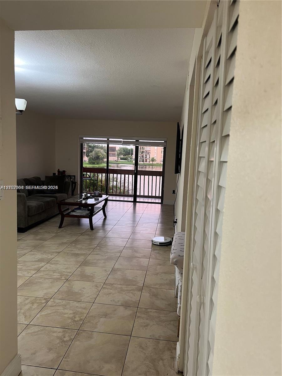 8875 Fontainebleau Blvd # 203, Miami FL 33172 photo 2