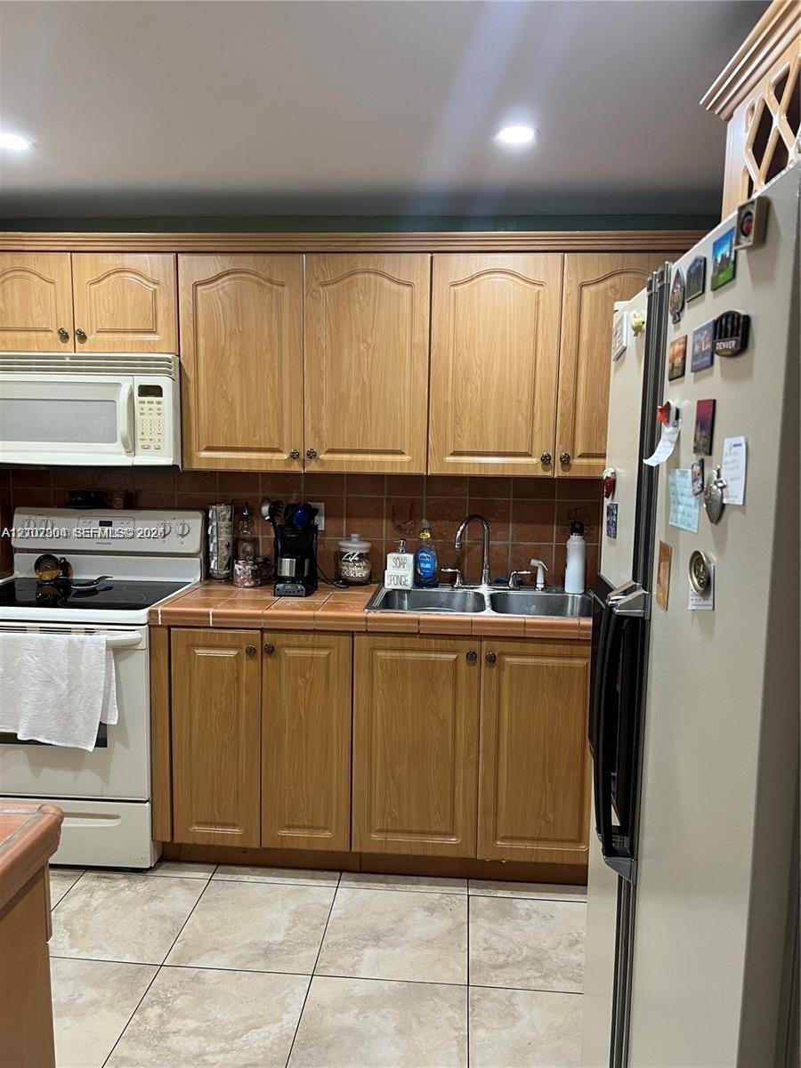 8875 Fontainebleau Blvd # 203, Miami FL 33172 photo 5