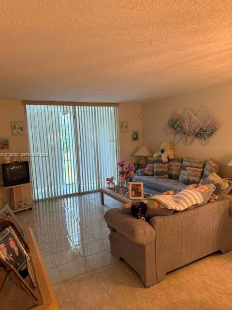9641 Sunrise Lakes Blvd # 111, Sunrise FL 33322 photo 3