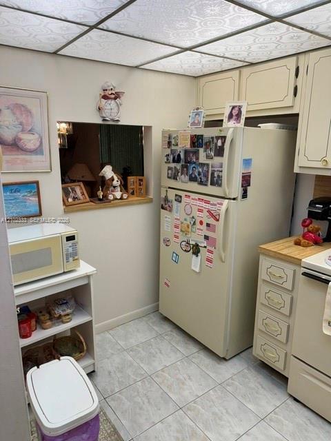 9641 Sunrise Lakes Blvd # 111, Sunrise FL 33322 photo 4