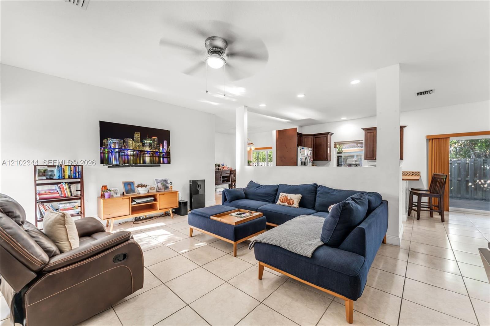 9064 SW 215th Ter, Cutler Bay FL 33189 photo 4