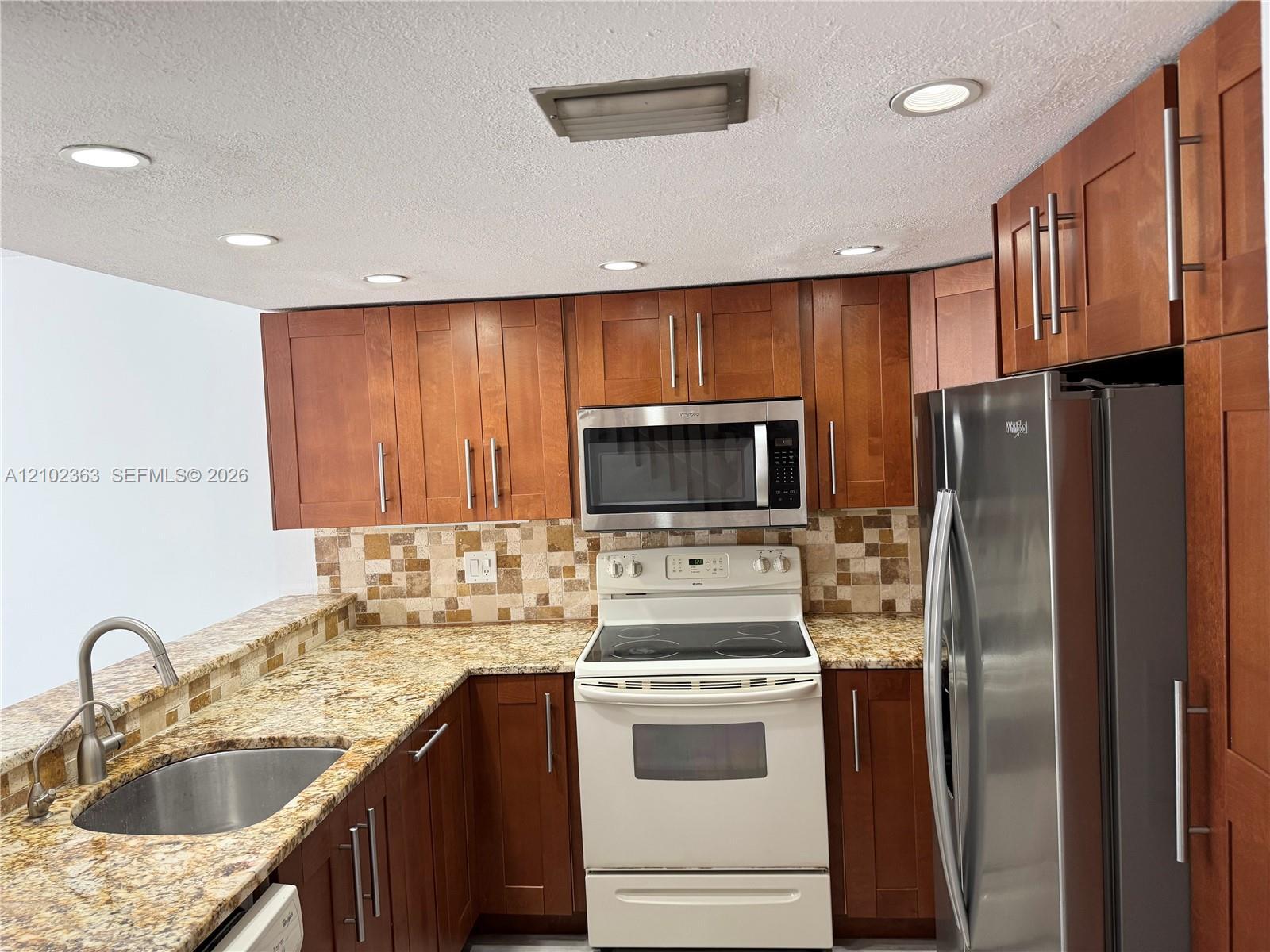 4226 SW 70th Ter, Davie FL 33314