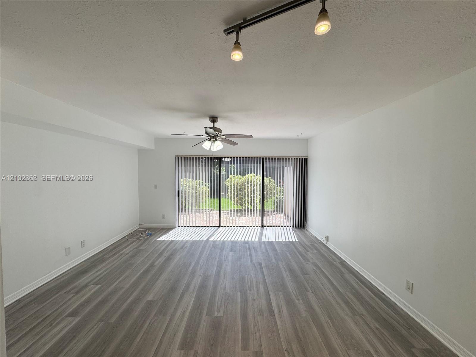 4226 SW 70th Ter, Davie FL 33314 photo 5
