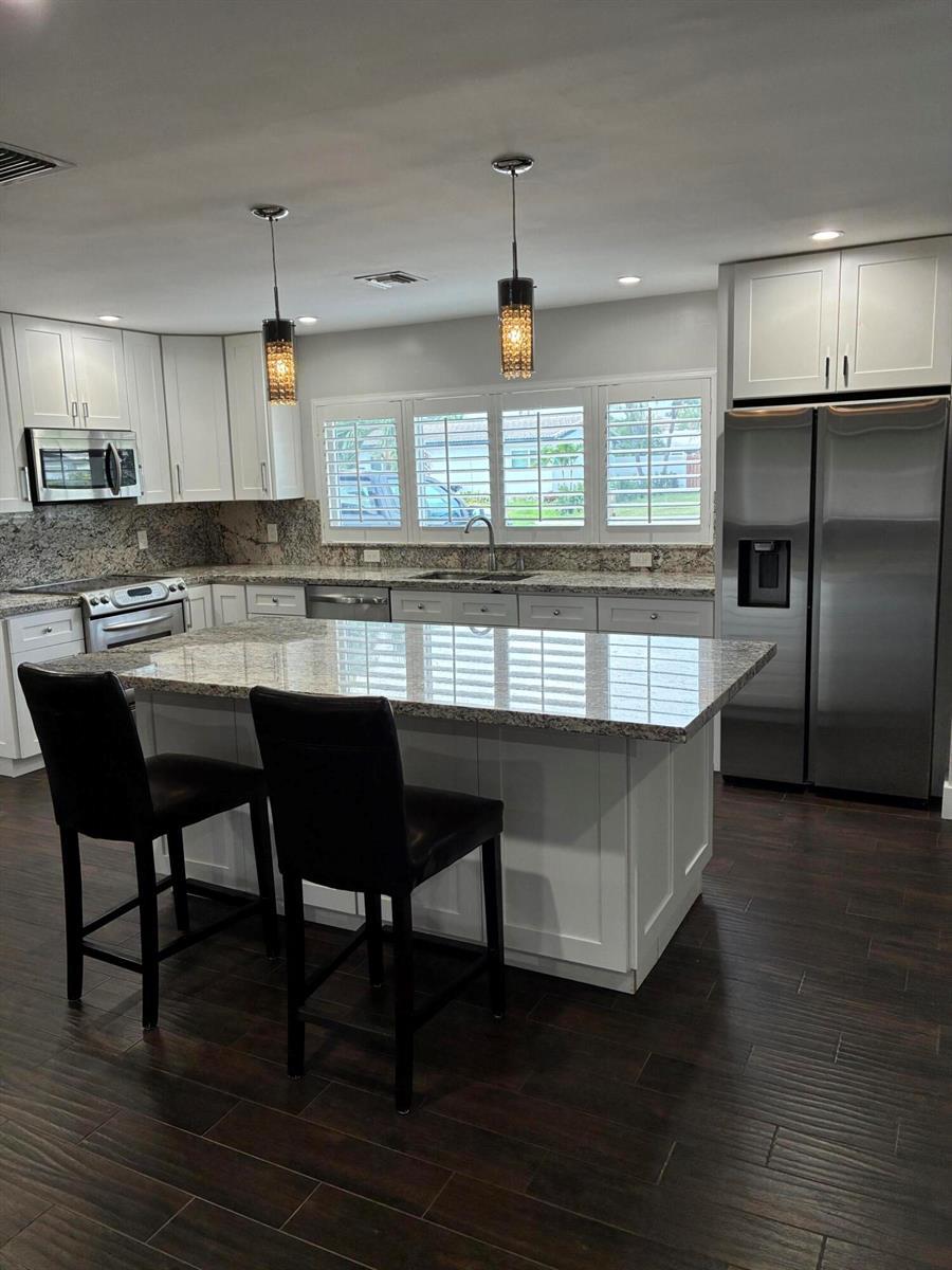 1104 SE 14TH Street, Deerfield Beach FL 33441 photo 2