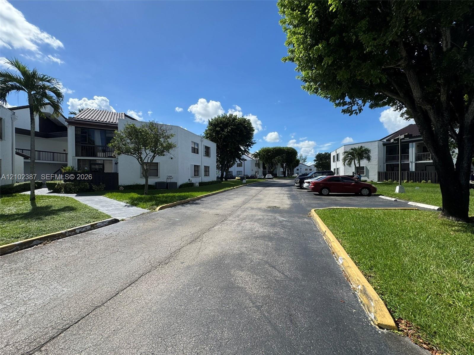 9419 Fontainebleau Blvd # 28, Miami FL 33172 photo 3