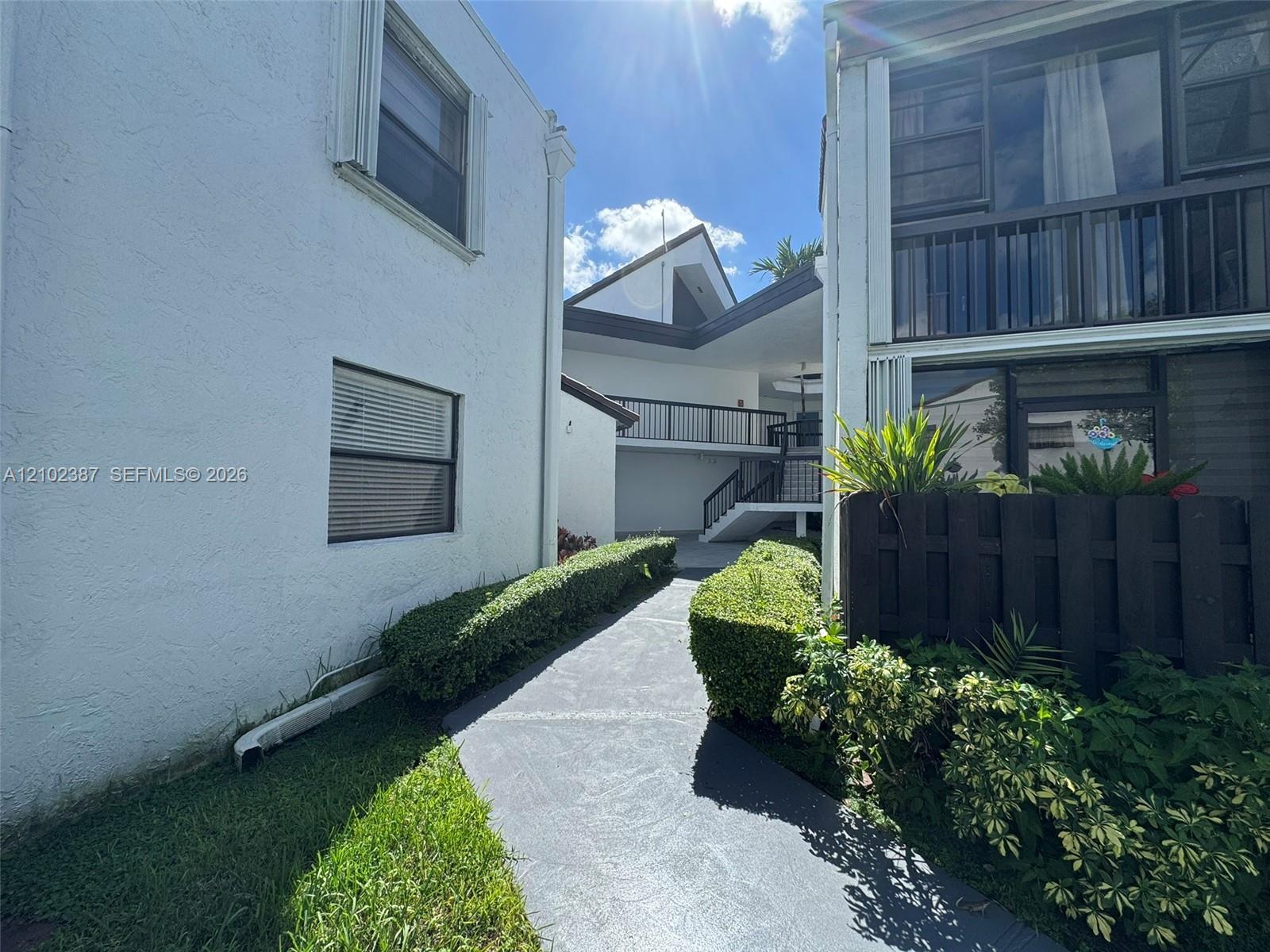 9419 Fontainebleau Blvd # 28, Miami FL 33172 photo 5