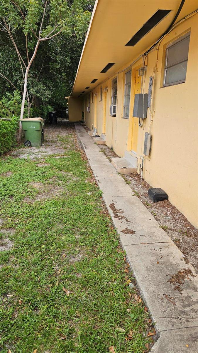 725 NE 126TH Street # 0, North Miami FL 33161 photo 2