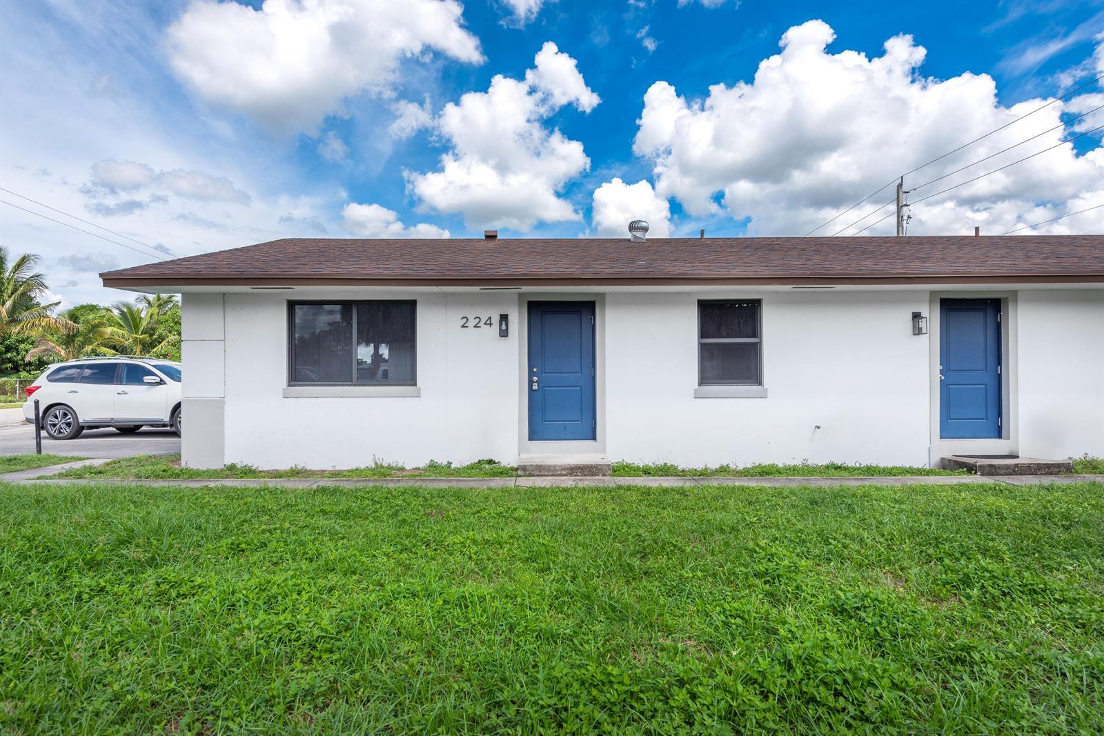 224 JACKSON Avenue, FL 33463 photo 3