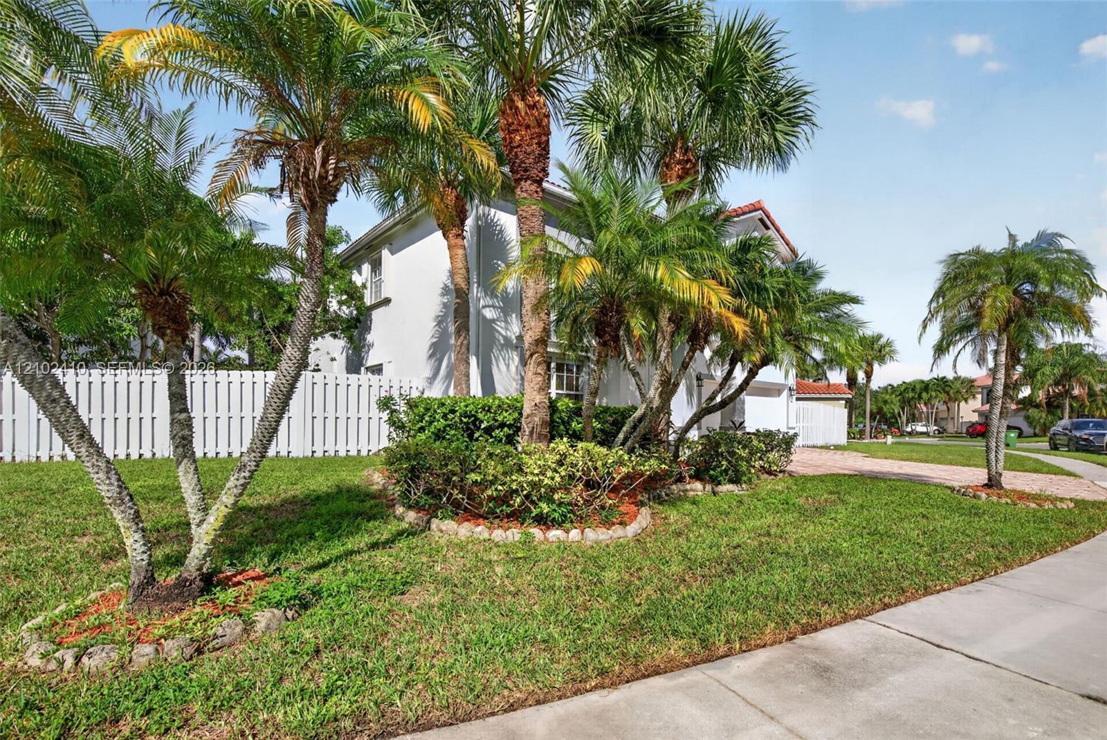 83 Gables Blvd, Weston FL 33326 photo 5