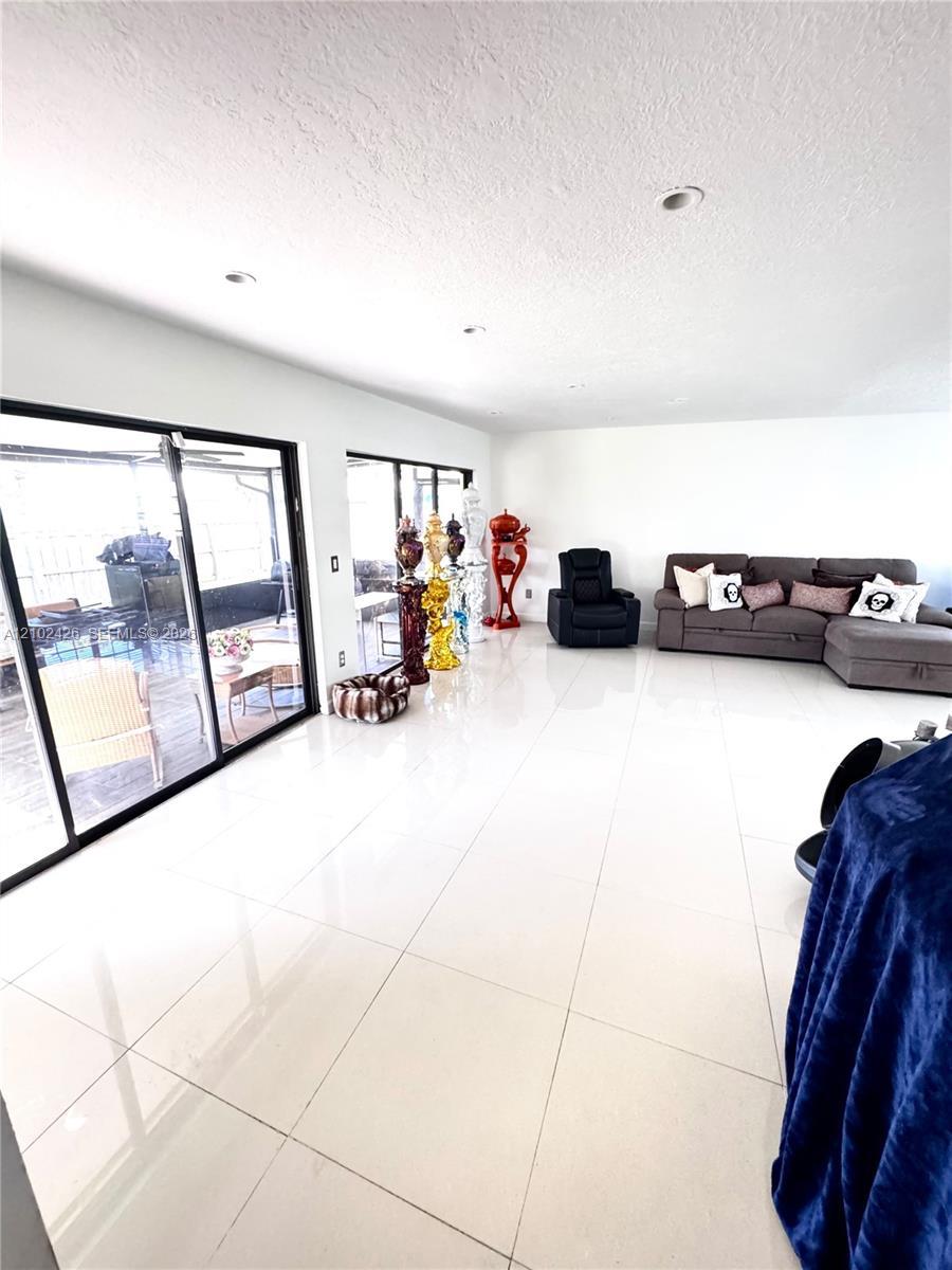 Homestead, FL 33035 photo 3