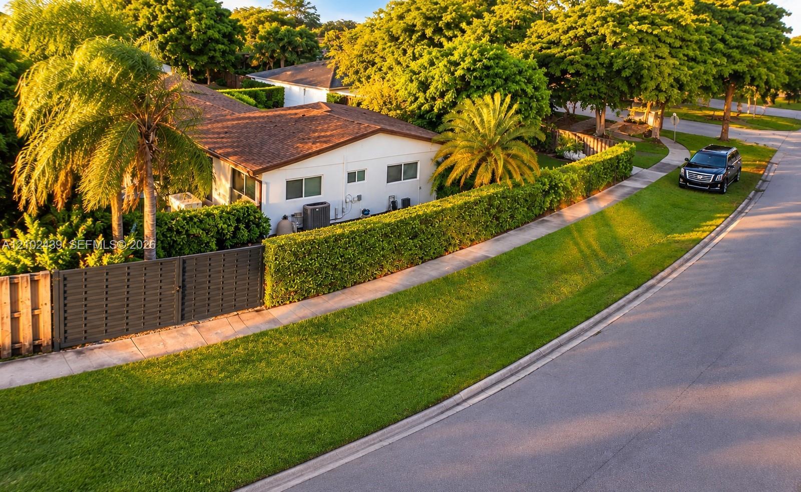 9351 Jamaica Dr, Cutler Bay FL 33189 photo 3