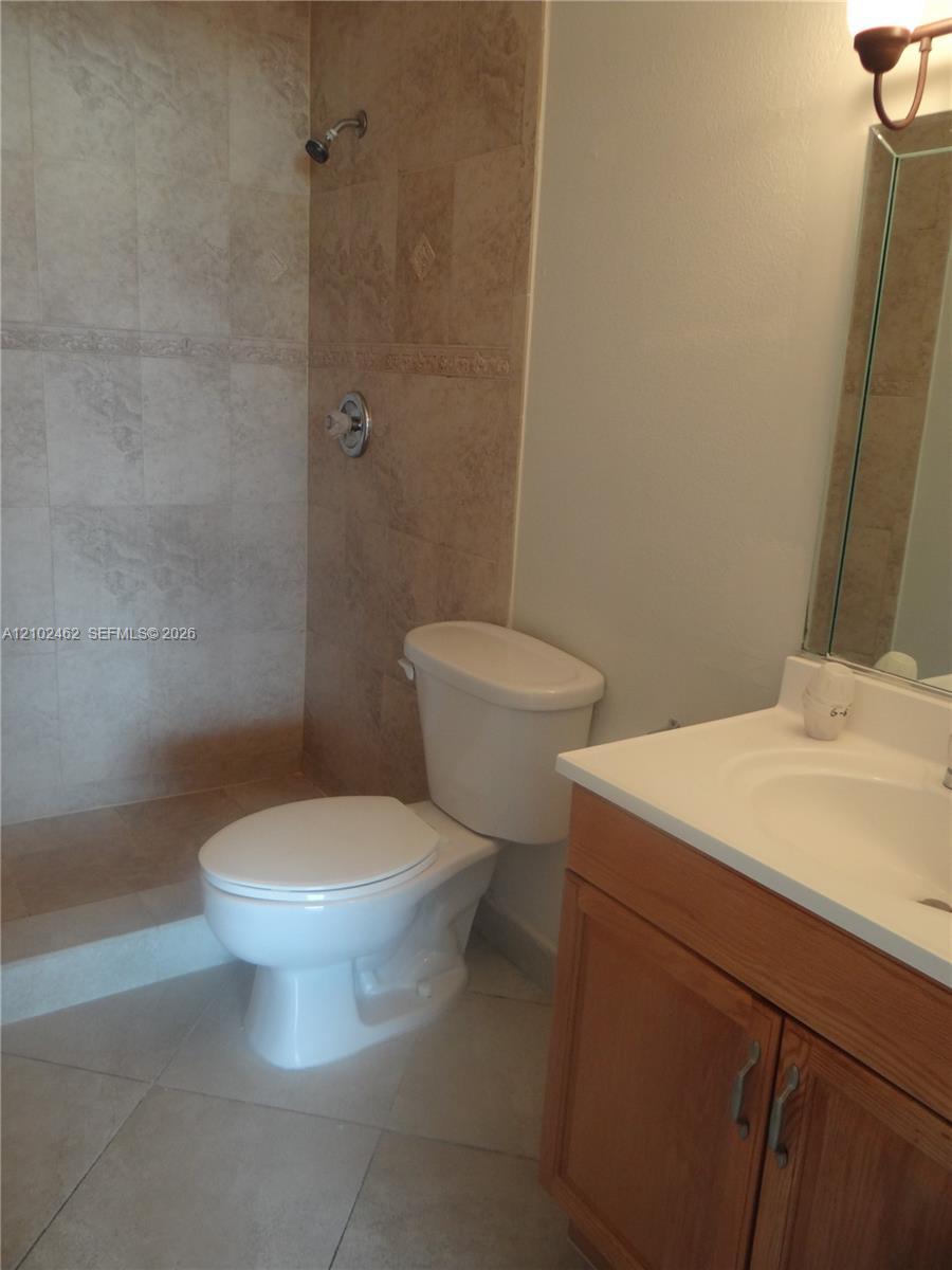 17901 NW 68th Ave # R207, Hialeah FL 33015 photo 5