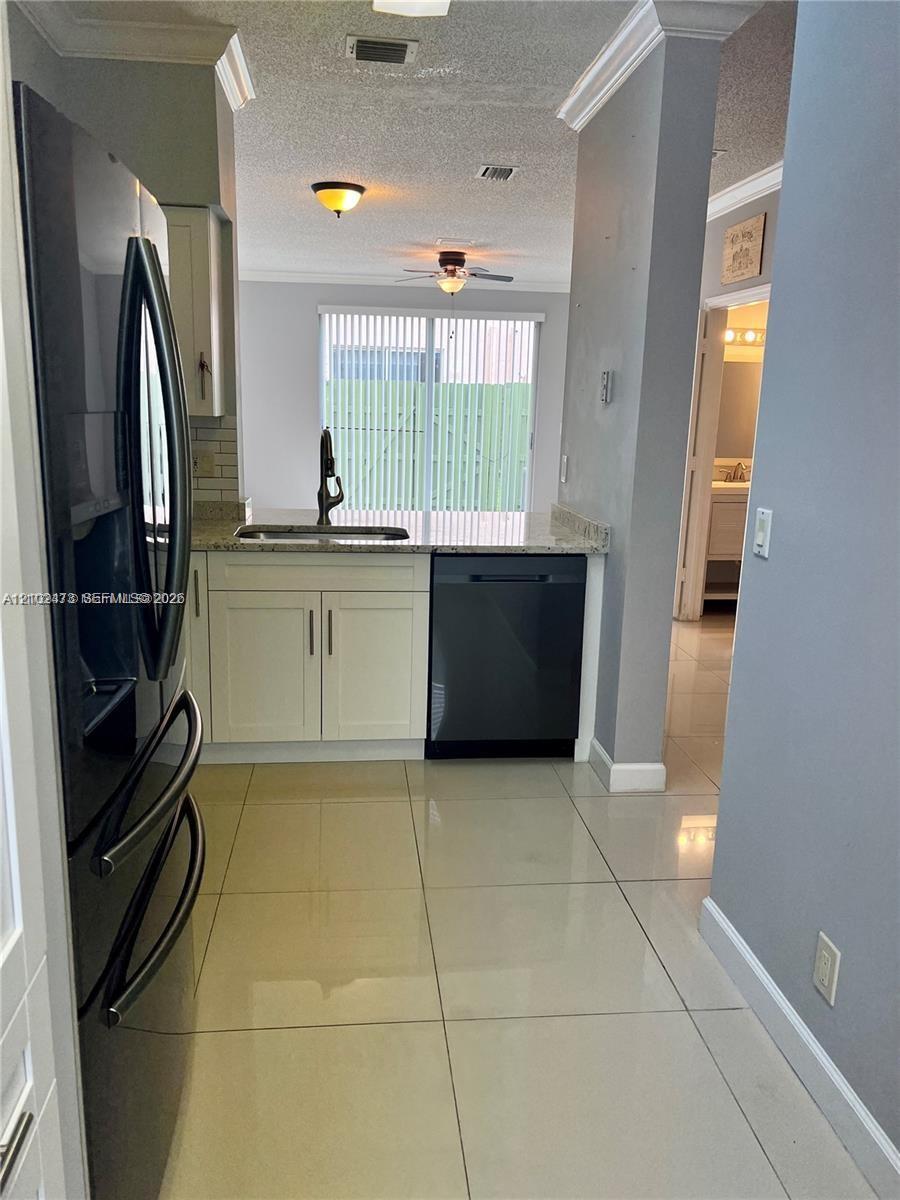 Miami, FL 33179 photo 4