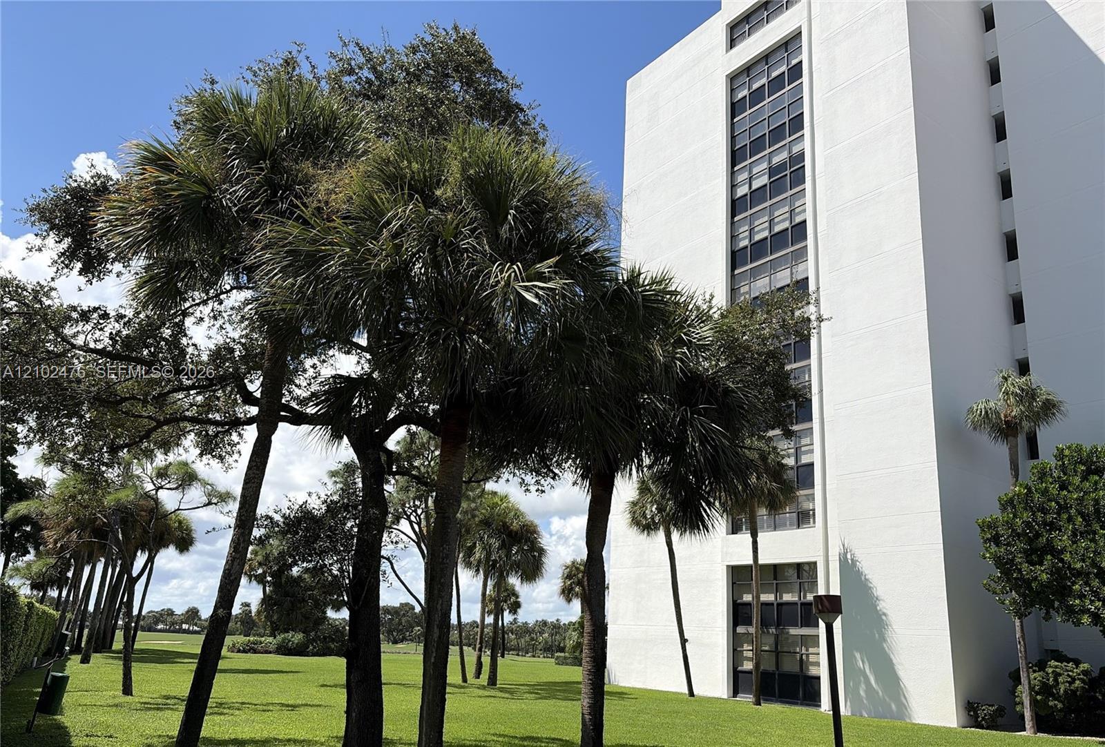 356 Golfview Rd # 305, North Palm Beach FL 33408 photo 3