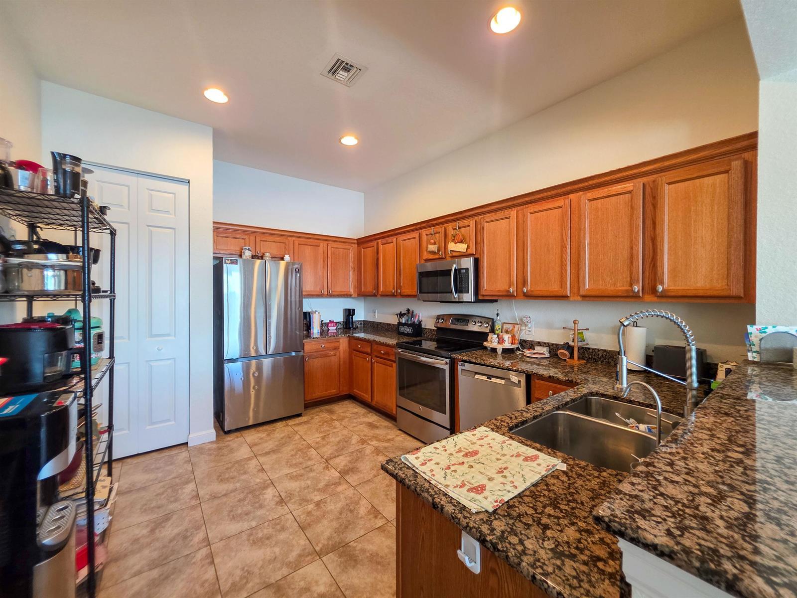 855 MARINA DEL RAY Lane # 2, West Palm Beach FL 33401 photo 2