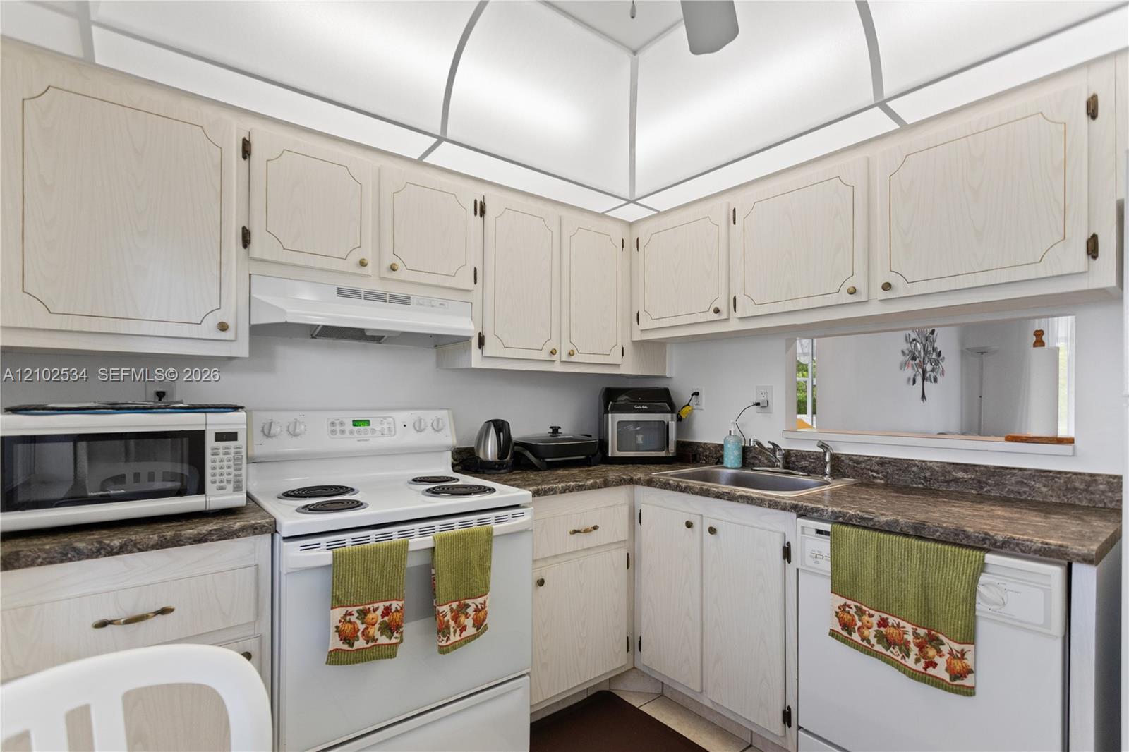 2998 NW 48th Ter # 424, Lauderdale Lakes FL 33313 photo 2