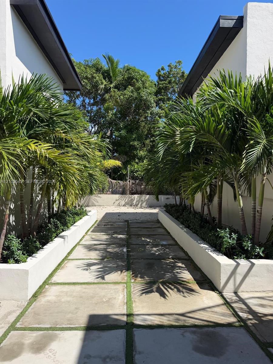 7521 NE 2nd Ct # 2, Miami FL 33138