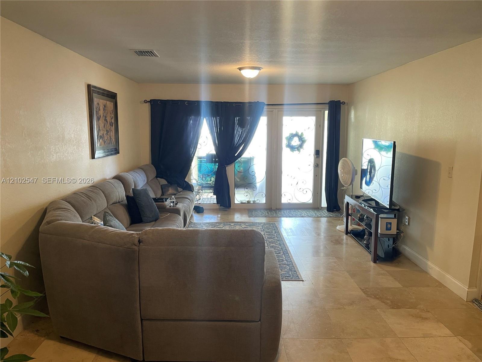 14370 SW 155th Ter, Miami FL 33177 photo 4